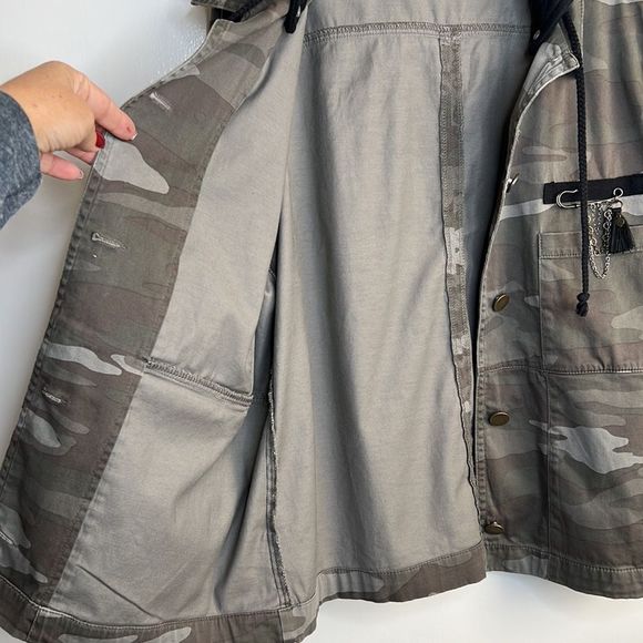 Camo Embellished Utility Jacket - Picture 9 of 15